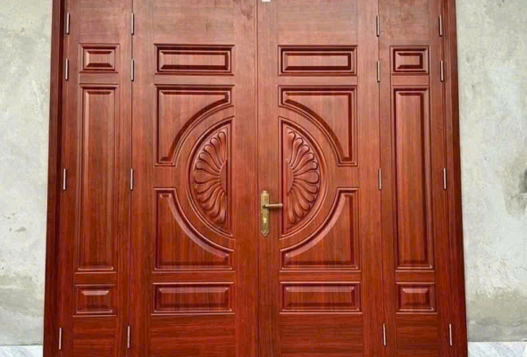 Thi công cửa thép vân gỗ Lâm Đồng – Giải pháp an toàn và thẩm mỹ cho công trình của bạn